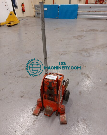 Показывать рекламу Тяжелый домкрат, гидравлический домкрат